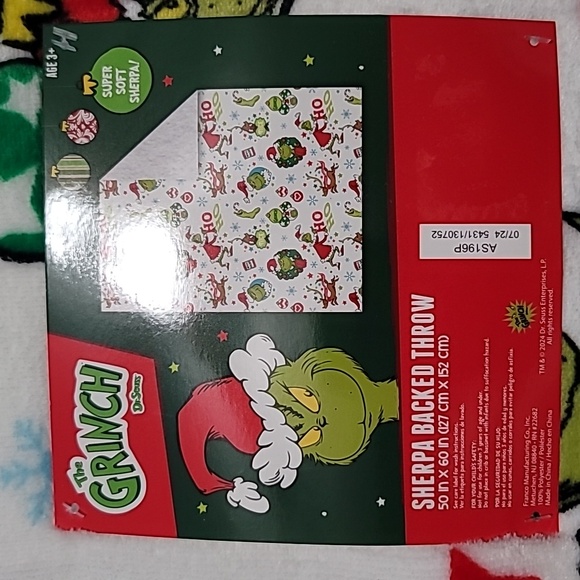 Grinch Sherpa Backed Throw 50in X 70in - Picture 1 of 6